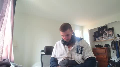 Snapshot of theufcfan_8181 chatting on April 26, 10:07 pm troy online show from April 26, 10:07 pm
