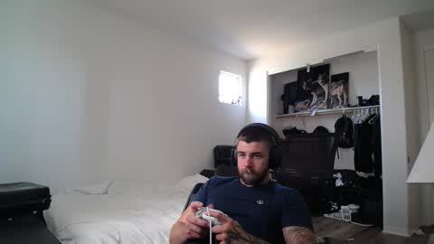 Snapshot of theufcfan_8181 chatting on May 8, 11:32 pm troy online show from May 8, 11:32 pm