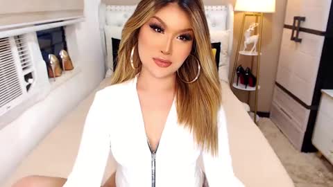 ValerieAnderson online show from December 7, 12:30 am