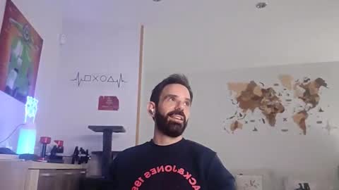 Snapshot of thewitcher69_ chatting on May 15, 9:33 pm thewitcher69_ online show from May 15, 9:33 pm