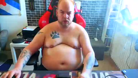 PupWolfy online show from April 23, 11:42 am