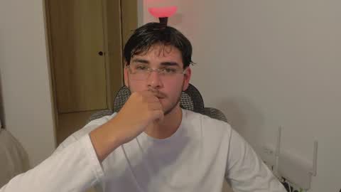 Snapshot of thiaan__ chatting on August 9, 12:34 am thiaan__ online show from August 9, 12:34 am