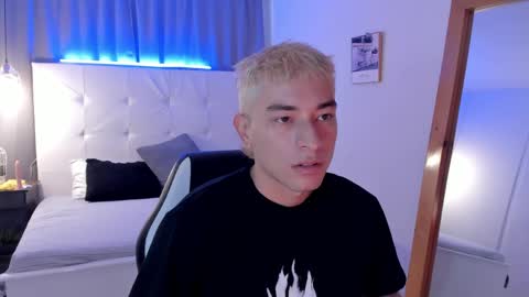 Snapshot of thiago_2003_ chatting on April 24, 12:40 pm Thiago online show from April 24, 12:40 pm