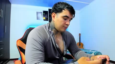 Thiago online show from April 11, 7:45 am