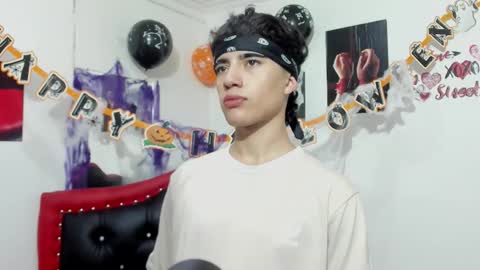 Snapshot of thiago_divine_anki chatting on October 18, 9:37 pm thiago_divine_anki online show from October 18, 9:37 pm