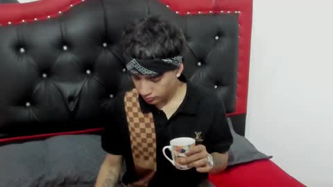 Snapshot of thiago_divine_anki chatting on October 20, 9:15 pm thiago_divine_anki online show from October 20, 9:15 pm