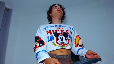 Thiago online show from January 6, 10:05 pm