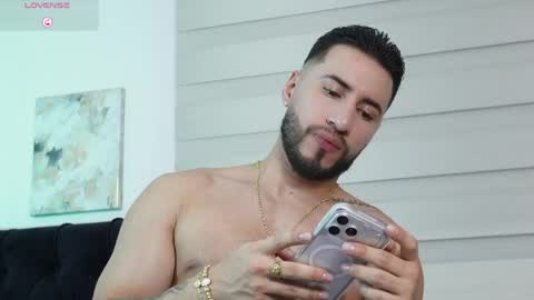 Snapshot of thiago_hill chatting on April 26, 1:14 am Thiago online show from April 26, 1:14 am