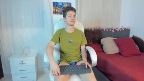 Snapshot of thiago_james69 chatting on October 20, 12:44 am Manuel online show from October 20, 12:44 am