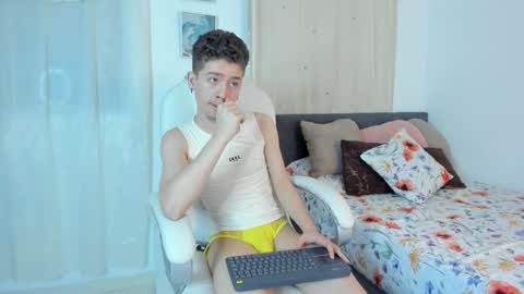 Manuel online show from October 31, 1:39 am