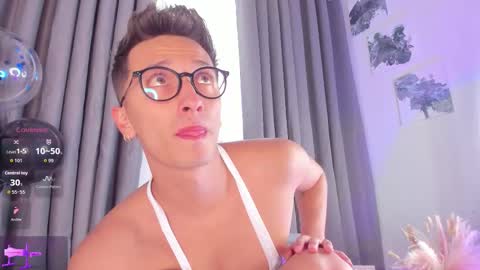 SanThiago online show from November 29, 9:29 pm