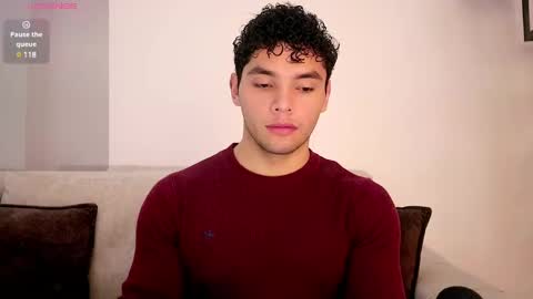 Just Thiago  online show from March 4, 3:04 pm