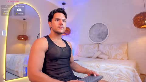 Thiago online show from November 7, 10:15 am