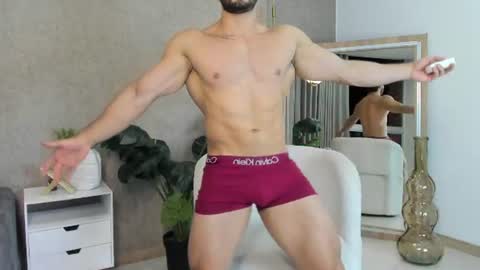 Snapshot of thiago_moretti chatting on June 24, 12:09 am THIAGO online show from June 24, 12:09 am