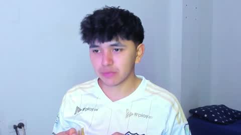 Snapshot of thiago_wc chatting on February 7, 4:33 pm Thiago online show from February 7, 4:33 pm