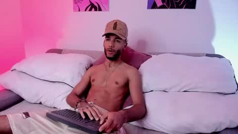 Snapshot of thiagoferreti_ chatting on July 27, 3:24 am ThiagoFerreti online show from July 27, 3:24 am