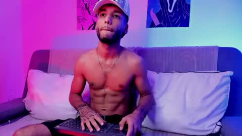 Snapshot of thiagoferreti_ chatting on July 29, 3:37 am ThiagoFerreti online show from July 29, 3:37 am