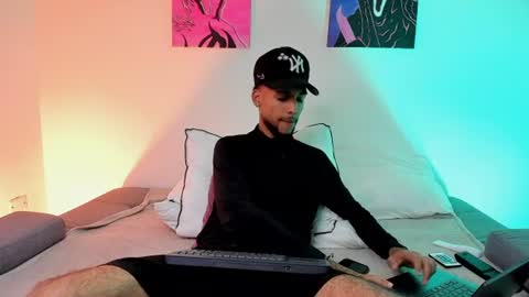 Snapshot of thiagoferreti_ chatting on August 5, 4:04 am ThiagoFerreti online show from August 5, 4:04 am