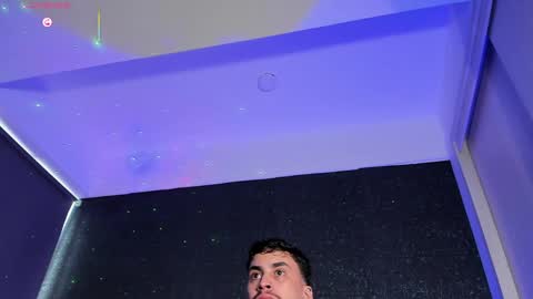 Snapshot of thiagomeneses0 chatting on May 31, 6:31 pm THIAGO MENESES online show from May 31, 6:31 pm