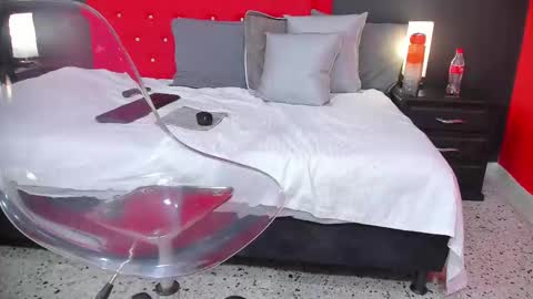 Snapshot of thiagomez17 chatting on March 12, 4:13 pm Thia Gomez online show from March 12, 4:13 pm