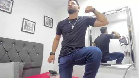 Snapshot of thiagomez17 chatting on February 4, 7:20 pm Thia Gomez online show from February 4, 7:20 pm