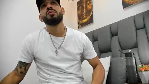 Snapshot of thiagomez17 chatting on February 7, 2:10 pm Thia Gomez online show from February 7, 2:10 pm