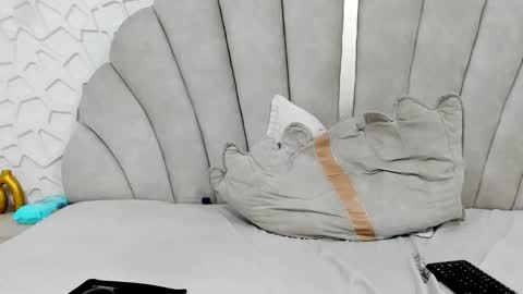 Thiago   online show from March 11, 8:20 am