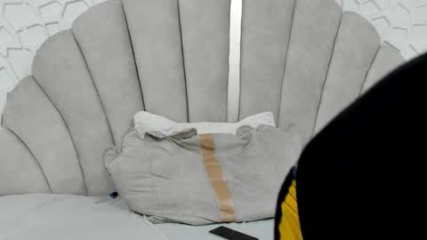 Thiago   online show from March 26, 1:55 am