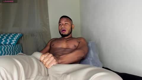 Snapshot of thiagosantos_ chatting on November 29, 4:37 am Thiago Instagram online show from November 29, 4:37 am