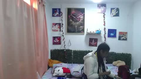 Snapshot of thiana_horny chatting on June 18, 2:21 pm thiana_horny online show from June 18, 2:21 pm