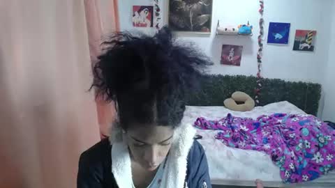 Snapshot of thiana_horny chatting on June 20, 1:25 pm thiana_horny online show from June 20, 1:25 pm