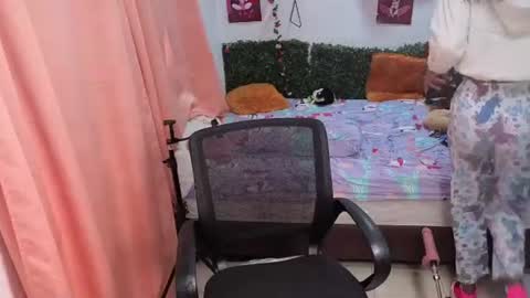 Snapshot of thiana_horny chatting on July 6, 3:03 pm thiana_horny online show from July 6, 3:03 pm