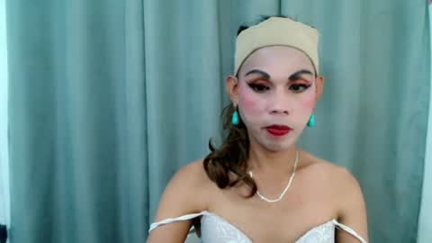 Snapshot of thick_bigcock13 chatting on July 17, 12:01 pm gil online show from July 17, 12:01 pm