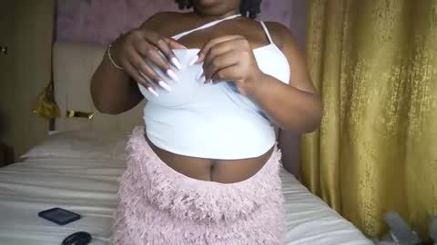Snapshot of thick_n_flirty chatting on April 22, 7:55 am thick_n_flirty online show from April 22, 7:55 am