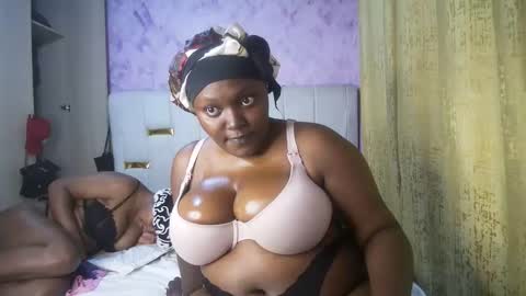 Snapshot of thick_n_flirty chatting on April 26, 8:39 pm thick_n_flirty online show from April 26, 8:39 pm