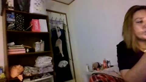 thickassazn93 online show from January 16, 1:42 am