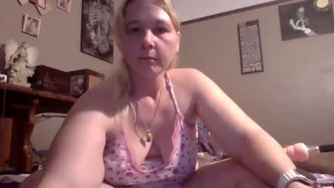 thickblonde_92 online show from October 5, 12:20 am