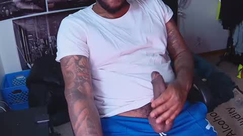 thickchickluver online show from October 31, 9:54 am