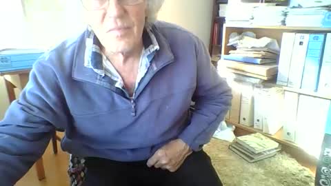 Snapshot of thickcockat71 chatting on June 11, 12:19 am Thickcockat71 online show from June 11, 12:19 am