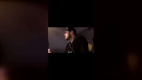 Snapshot of thickdicktay chatting on June 4, 1:00 am thickdicktay online show from June 4, 1:00 am