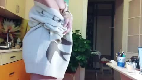 Snapshot of thickforest chatting on January 4, 3:07 pm MilkyChoco online show from January 4, 3:07 pm