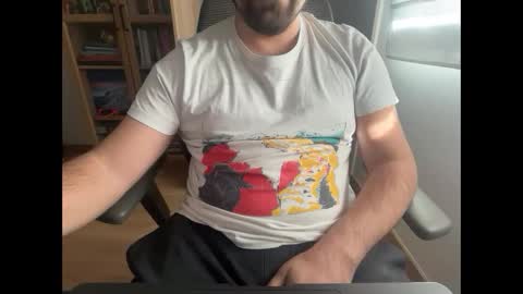Snapshot of thickguybcn chatting on December 1, 12:32 pm ThickDickBCN online show from December 1, 12:32 pm
