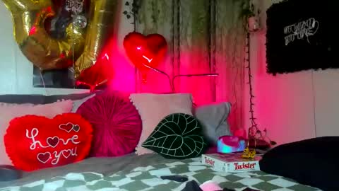 thickneyaadams online show from February 5, 6:07 am