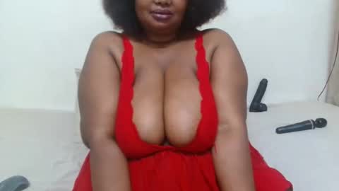 Snapshot of thicksexymellons chatting on February 14, 10:39 pm Pat online show from February 14, 10:39 pm