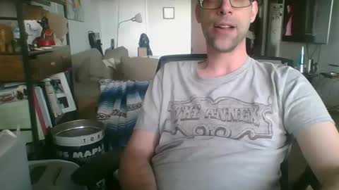 Snapshot of thickty chatting on April 23, 10:34 pm thickty online show from April 23, 10:34 pm