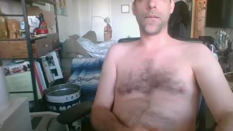Snapshot of thickty chatting on May 4, 12:45 pm thickty online show from May 4, 12:45 pm