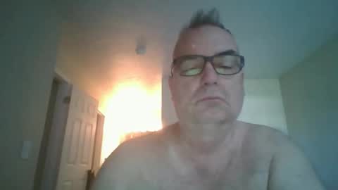 Snapshot of thickwhiteload chatting on May 18, 1:28 pm thickwhiteload online show from May 18, 1:28 pm