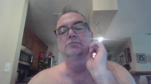 Snapshot of thickwhiteload chatting on June 24, 3:22 pm thickwhiteload online show from June 24, 3:22 pm