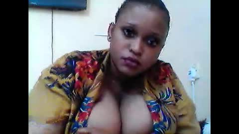 Snapshot of thicky_sandra chatting on April 5, 1:19 pm thicky_sandra online show from April 5, 1:19 pm
