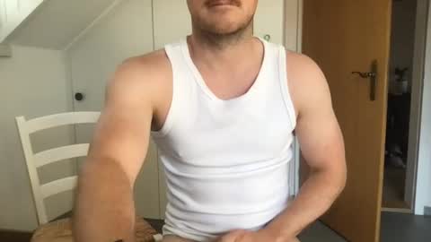 Snapshot of thierrinho8148 chatting on July 13, 7:33 am thierrinho8148 online show from July 13, 7:33 am